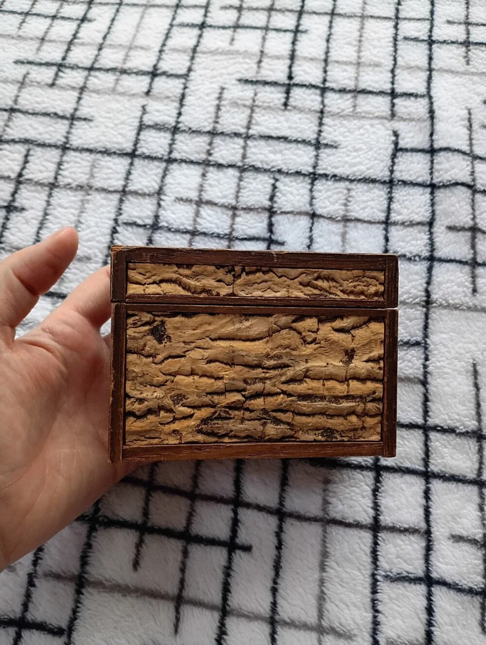 Vintage Relief Carved Wooden Trinket Box with Floral Motif